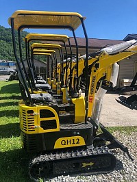 AGT QH12 2200lbs mini excavator